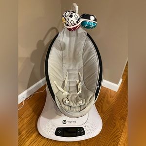 4Moms Mamaroo Swing and Infant Insert